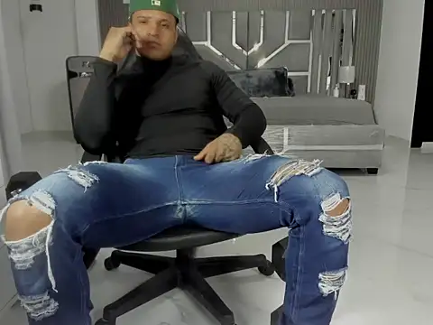 แชท XXX สดของ master_leather