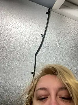 WhiteBullD317's Live XXX Chat
