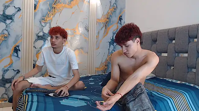 YOUNG_BOYS_HELL Adlı Modelin Canlı XXX Sohbeti