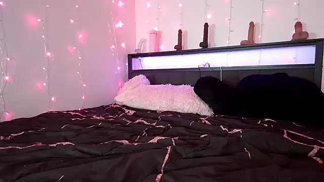 QueenLolaX XXX чат на живо