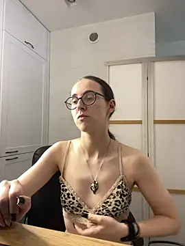 MartiniiSelenna's Live XXX Chat