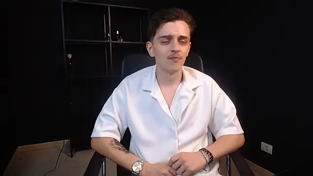 دردشة FelixStarkk الجنسية المباشرة