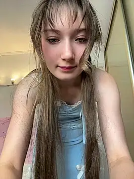 Strawberry_Senpai – Live XXX-chat