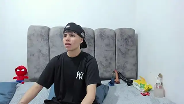 Bruno_Cruzz Chat XXX live