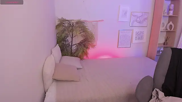 LauraPurrn Live XXX chat