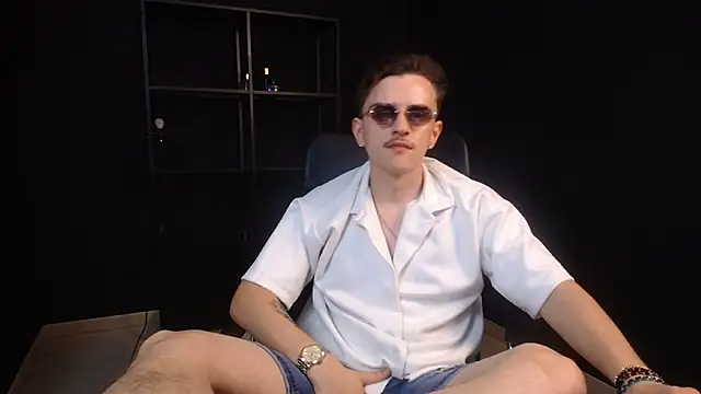 FelixStarkk Adlı Modelin Canlı XXX Sohbeti