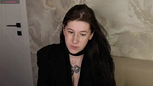 Ester_Henderson Adlı Modelin Canlı XXX Sohbeti