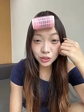 YY-1-1-1 Chat XXX in diretta