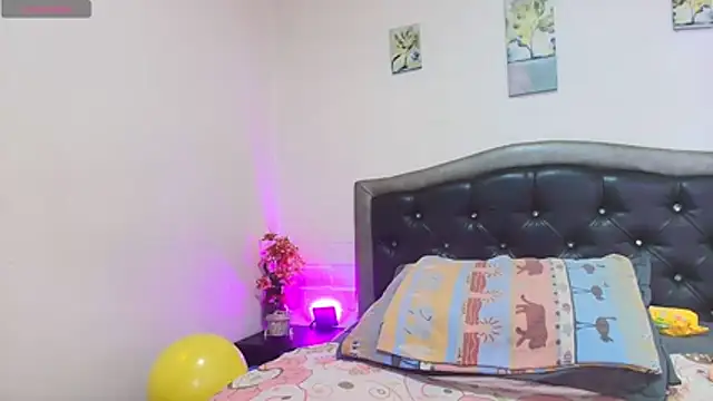 Chat +18 de QueenMatturex ao vivo
