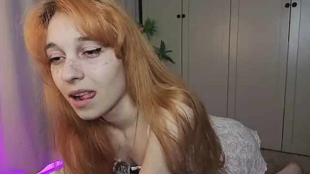 tgirlfoxy – Naživo XXX chat