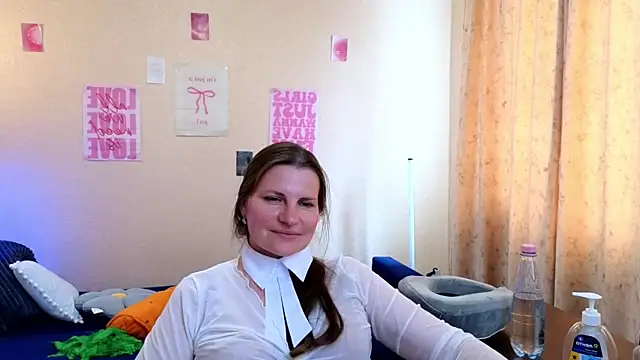 Mirabelle_Velvet: онлайн-секс-чат