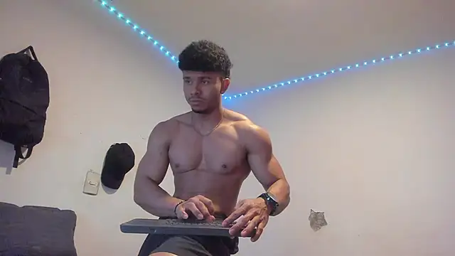 XXX chat uživo modela Jayden_VanceJS