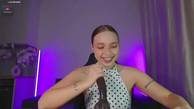 Chat XXX ao vivo de violla_sinzz