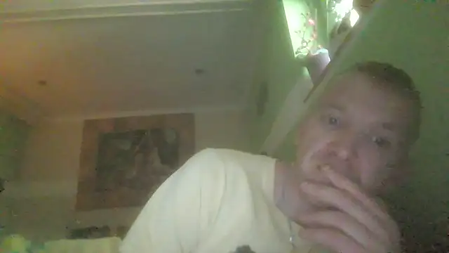 XXX chat uživo modela diaper90