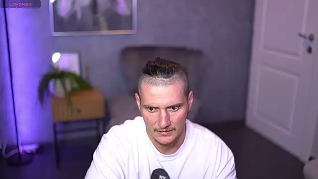 Czat XXX na żywo – Alex_Wilde