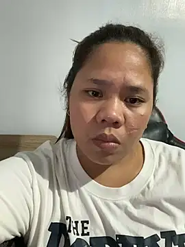 -CLARAMommy- Chat XXX live