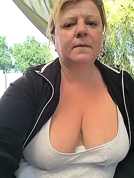 jusichka XXX чат на живо