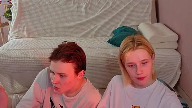 two_gerls_here লাইভ XXX চ্যাট