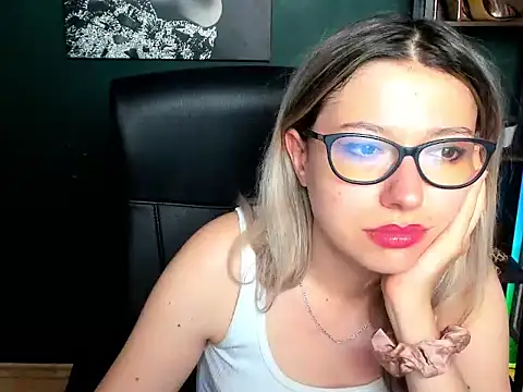 loveHeidi's Live XXX Chat