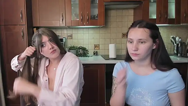 HotCaramellsTV's Live XXX Chat
