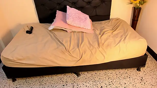 KaylieRoussen Live XXX chat