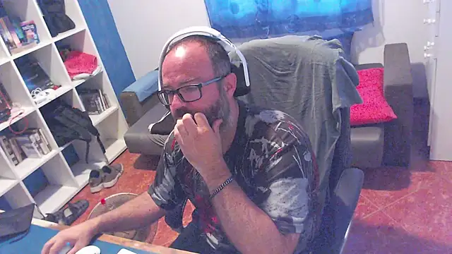 ravingr4d4 élő XXX-chatje