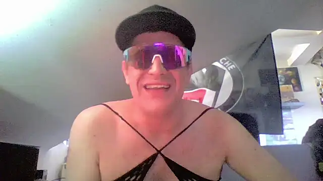 BigthroaterboyのライブXXXチャット