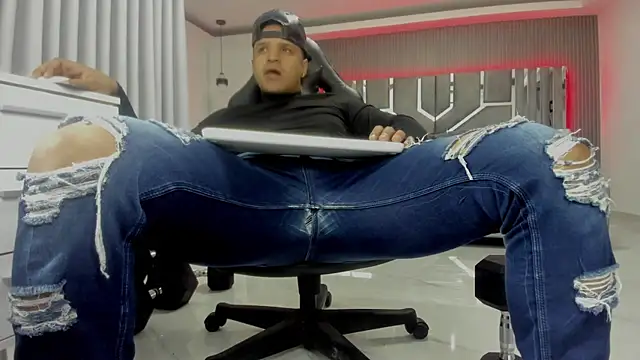 Chat +18 de master_leather ao vivo