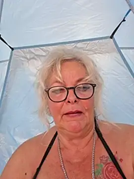 Czat XXX na żywo – HotSilli152