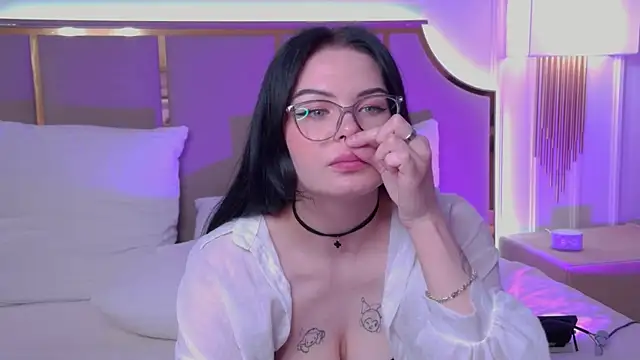 CindyMil Adlı Modelin Canlı XXX Sohbeti