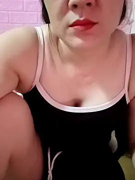 Romilk-12 – Live XXX-chat