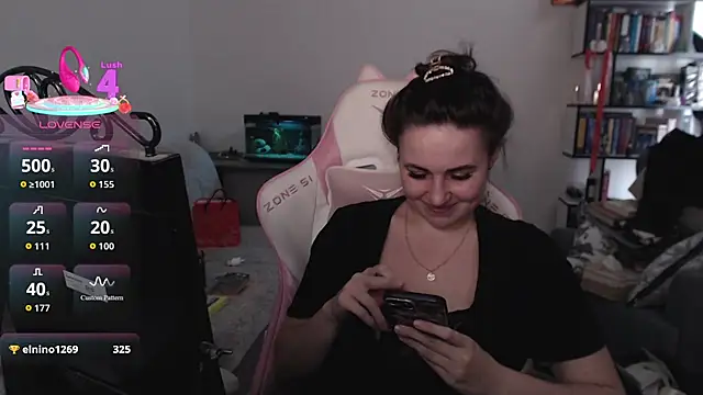 Chat +18 de SexyWitch_666 ao vivo