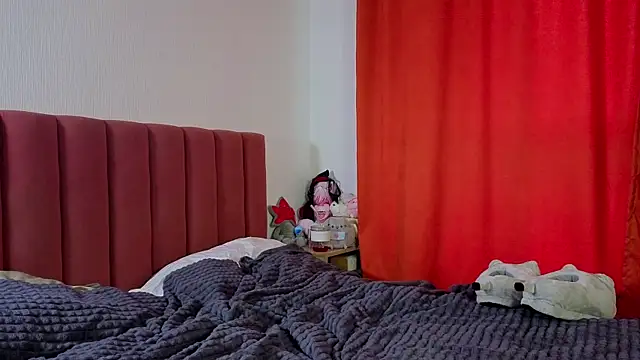 Chat +18 de Mira_Rin ao vivo