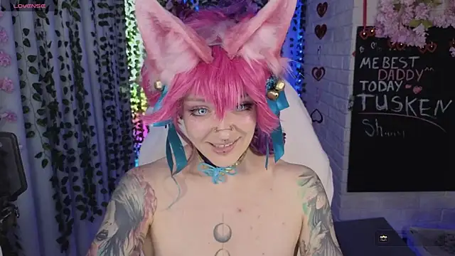 XXX chat uživo modela Mee-Meow