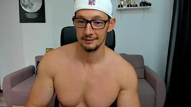 BrutusK08 Adlı Modelin Canlı XXX Sohbeti