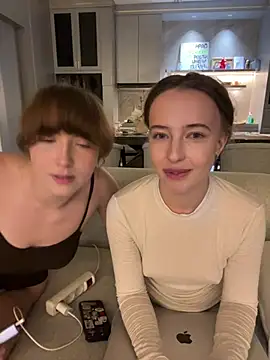 Chat +18 de Nura_n_Sarah ao vivo
