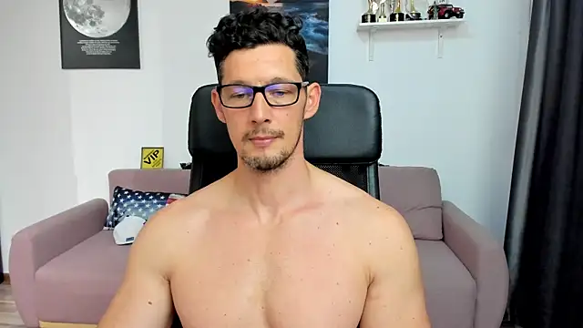 BrutusK08's Live XXX Chat