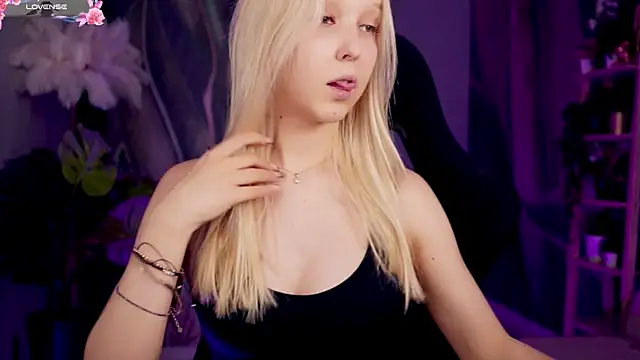MaoqiBeverly Adlı Modelin Canlı XXX Sohbeti