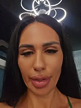 KatiaDivine Chat XXX live