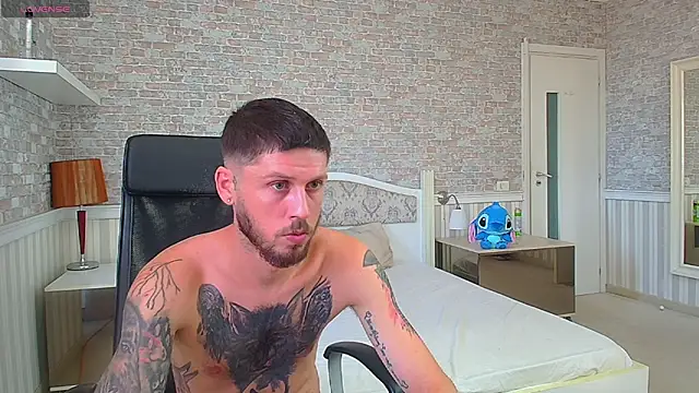 Chat XXX en directo de JonahShaw