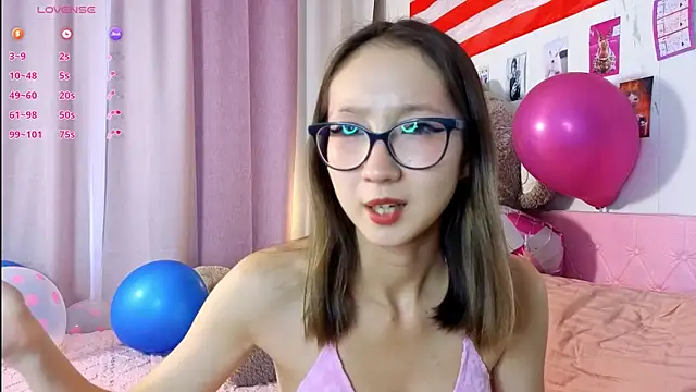 Karolinacreamm Chat XXX live