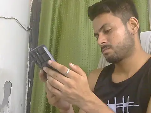 XXX chat uživo modela Stubborndesiboy