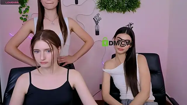 Онлайн чат XXX nekky_mouse