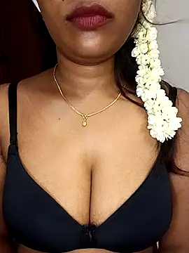 Tamil_kavinila's Live XXX Chat