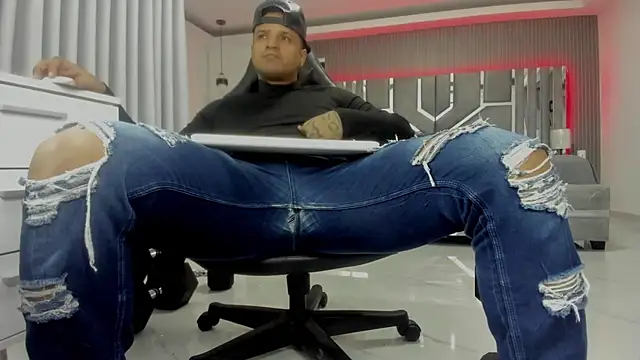 Chat XXX Live master_leather