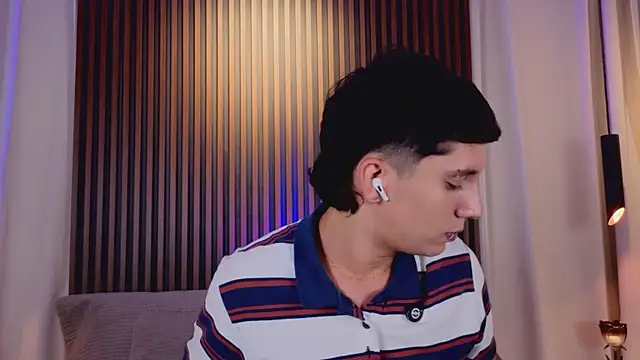 JacoboSwam's Live XXX Chat