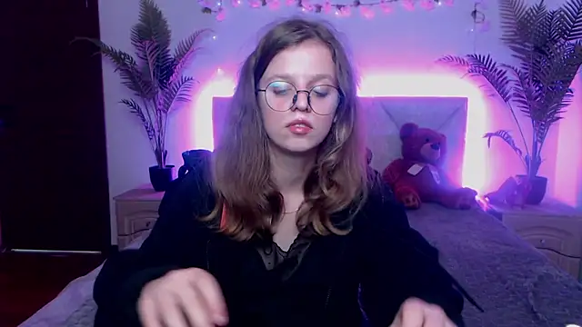AnniBrown_ Adlı Modelin Canlı XXX Sohbeti