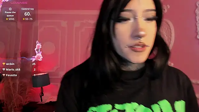 Kat_VonDe's Live XXX Chat