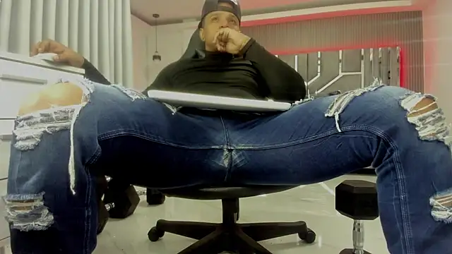 แชท XXX สดของ master_leather