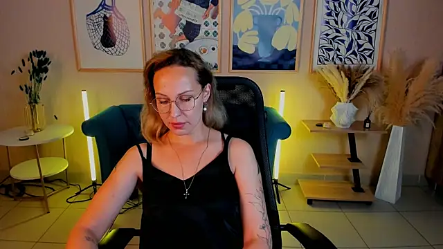 Živý XXX chat Charlotte_Hudson